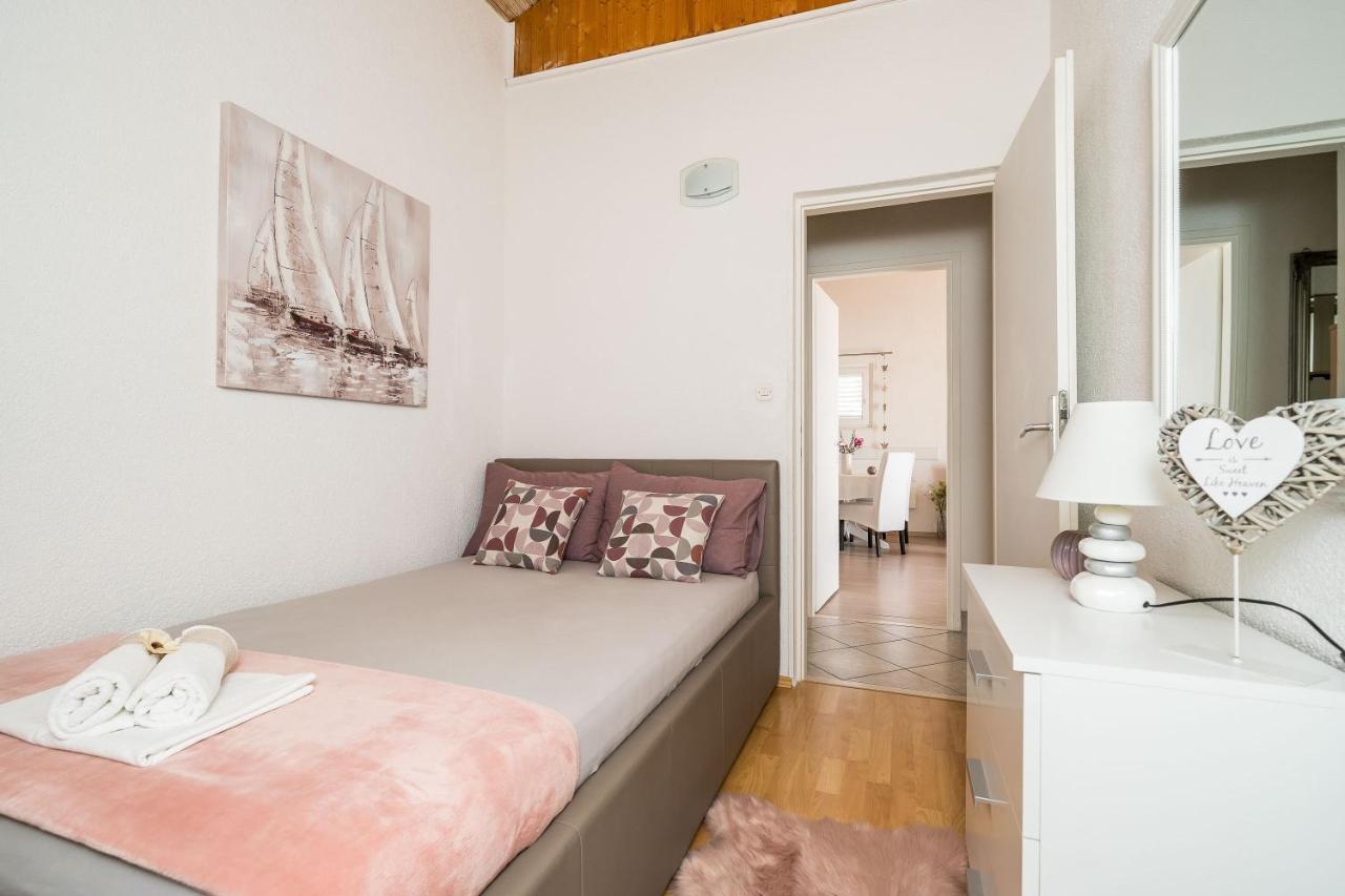 Indy'S Beach Apartments Dubrovnik Bagian luar foto