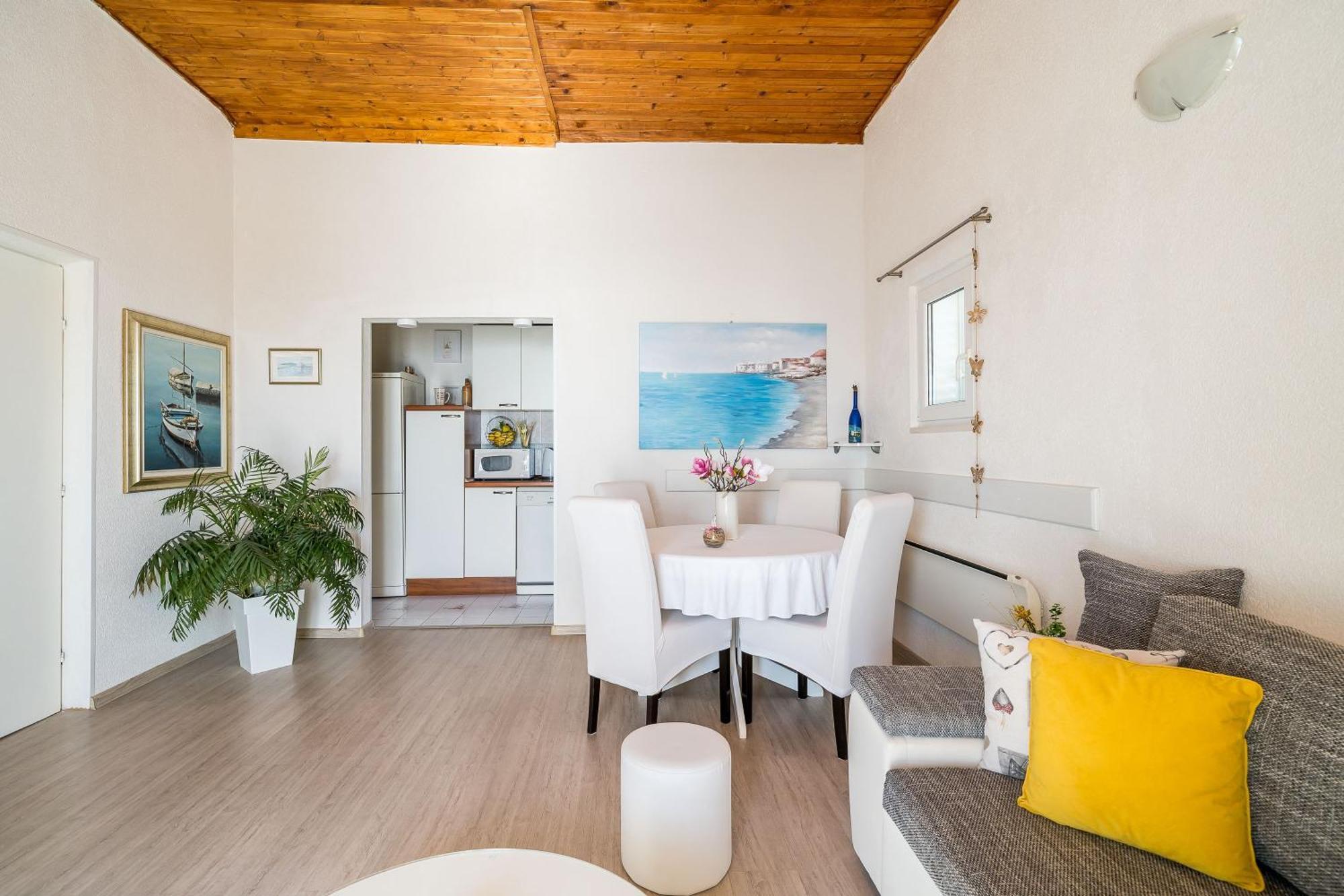 Indy'S Beach Apartments Dubrovnik Bagian luar foto